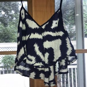 V crop top blue and white